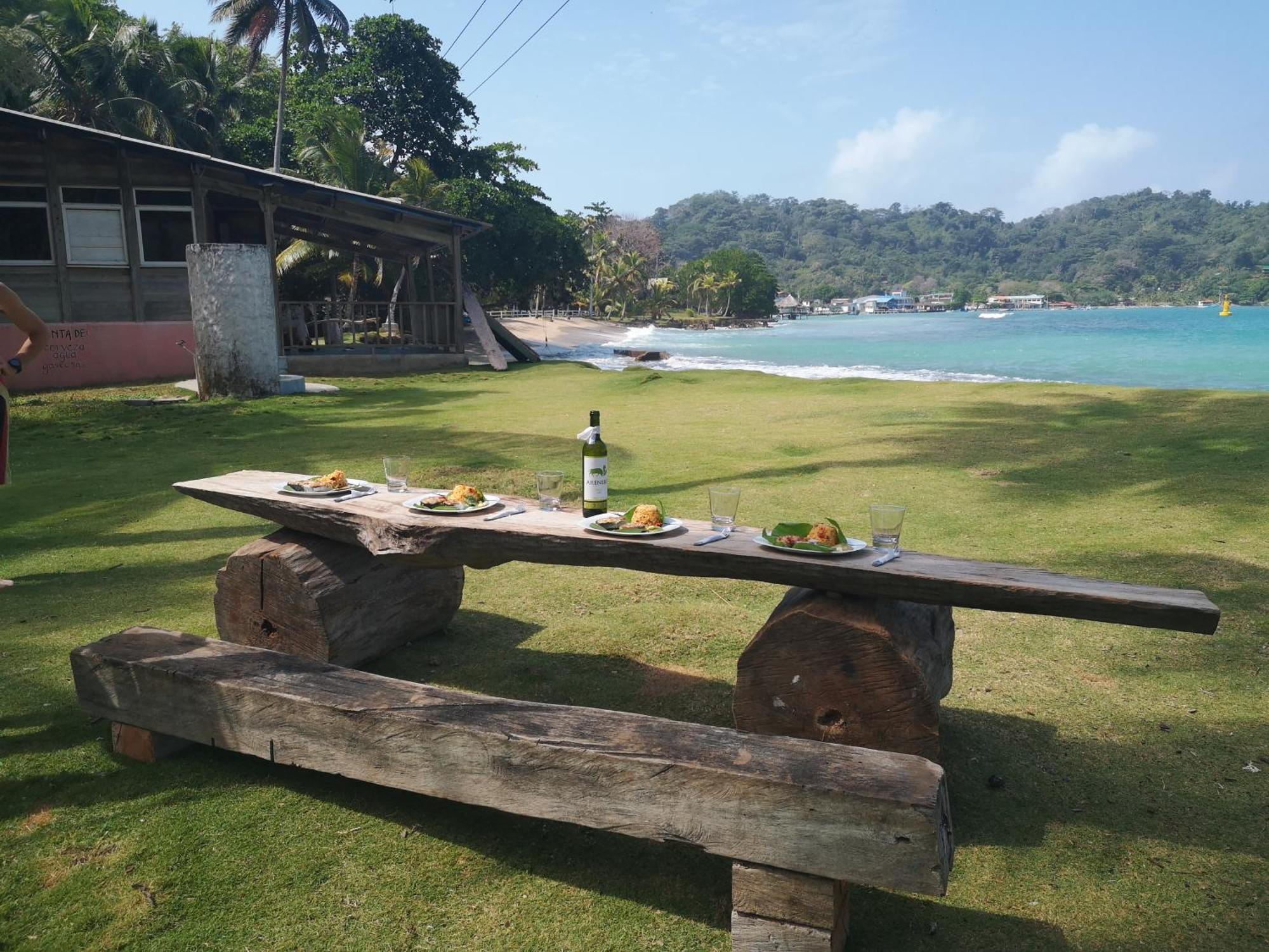 Cafe Del Mar Sapzurro Bed & Breakfast Exterior foto